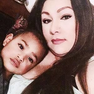 Meet your Posher, Deedee